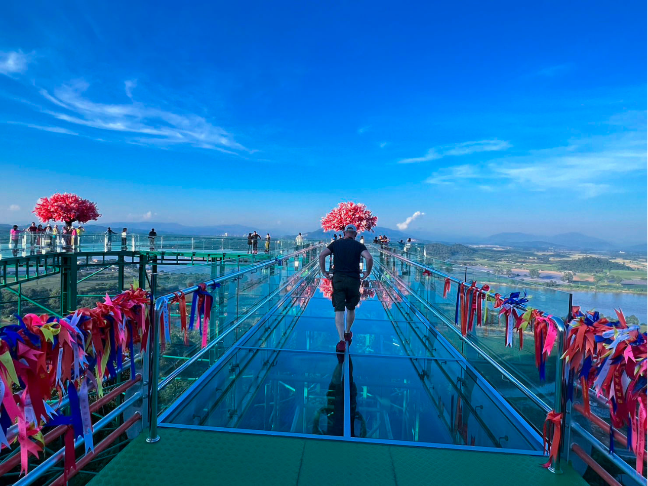Phra That Pha Ngao Temple and Sky Walk: A Sacred Destination with Stunning Views in Chiang Rai