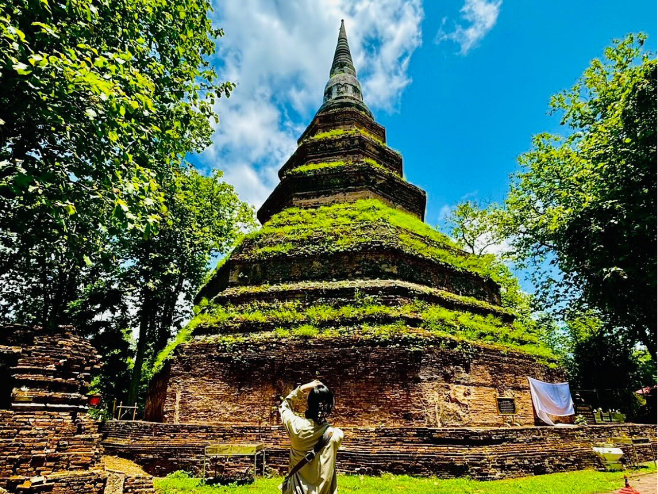 Wat Phra That Chedi Luang, Chiang Saen: A Sacred Site with Breathtaking Views